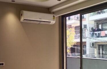 Park Facing Builder Floor for Sale in Gulmohar Park, South Delhi