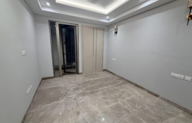 Luxurious Ground Floor Park Facing For Sale In Shivalik