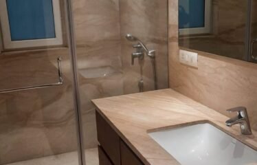 Luxurious First Floor Available for Rent in Westend