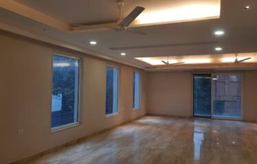 Luxurious First Floor Available for Rent in Westend